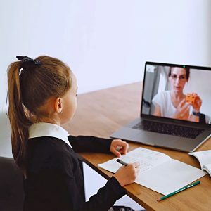 young-student-virtual-learning